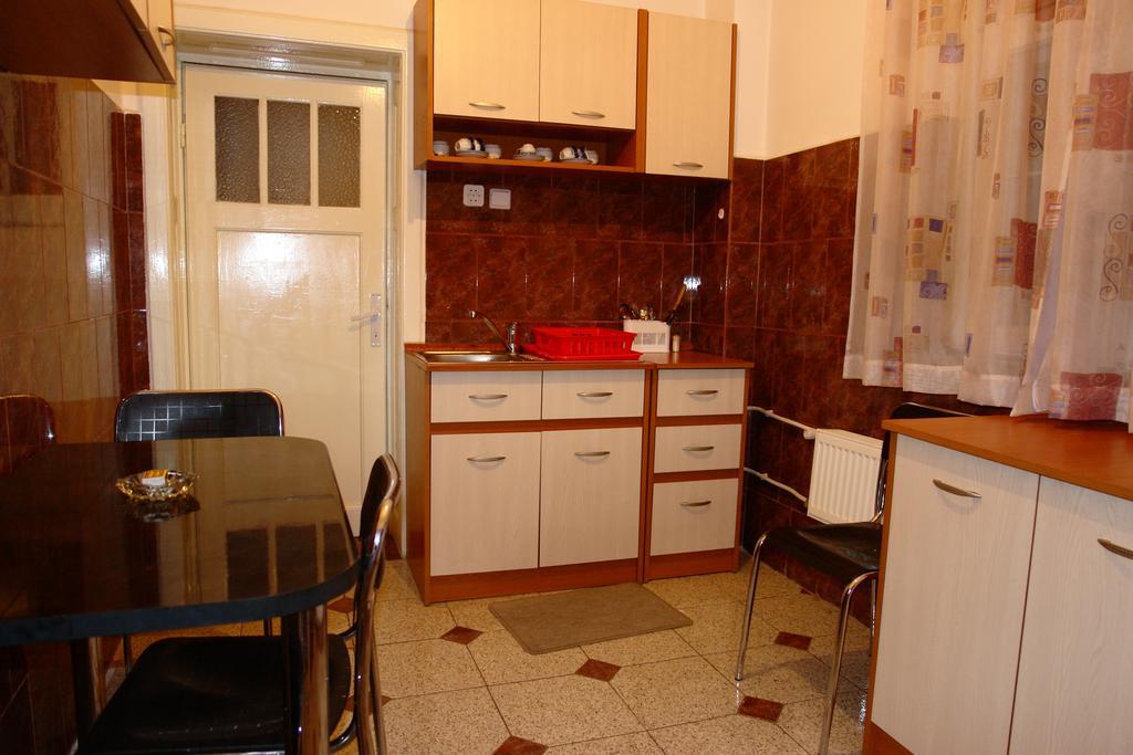 Hotel Ss Residence Unirii Bukarest Zimmer foto